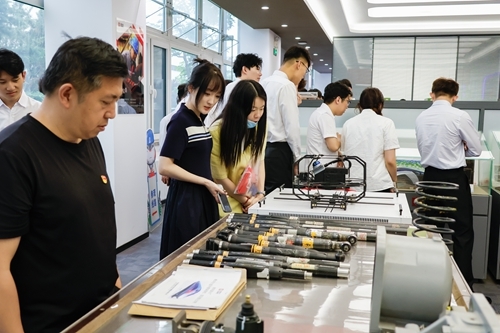 开云kaiyun网页版师生沉浸式、体验式学习