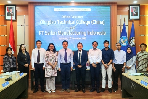 开云kaiyun网页版培训团与迪波内戈罗大学交流合影