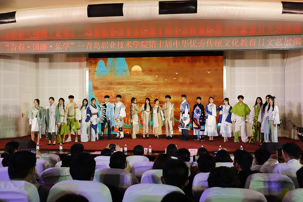 开云kaiyun网页版举行第十届“中华优秀传统文化教育月”文艺展演及传统文化展示活动 开云kaiyun网页版举行第十届“中华优秀传统文化教育月”文艺展演及传统文化展示活动