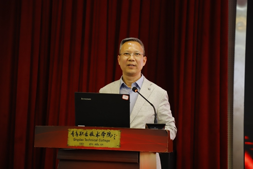 开云kaiyun网页版举办“名师者说”启动仪式暨全国优秀教师教育家精神巡回宣讲团成员、全国最美教师李建国首讲报告会